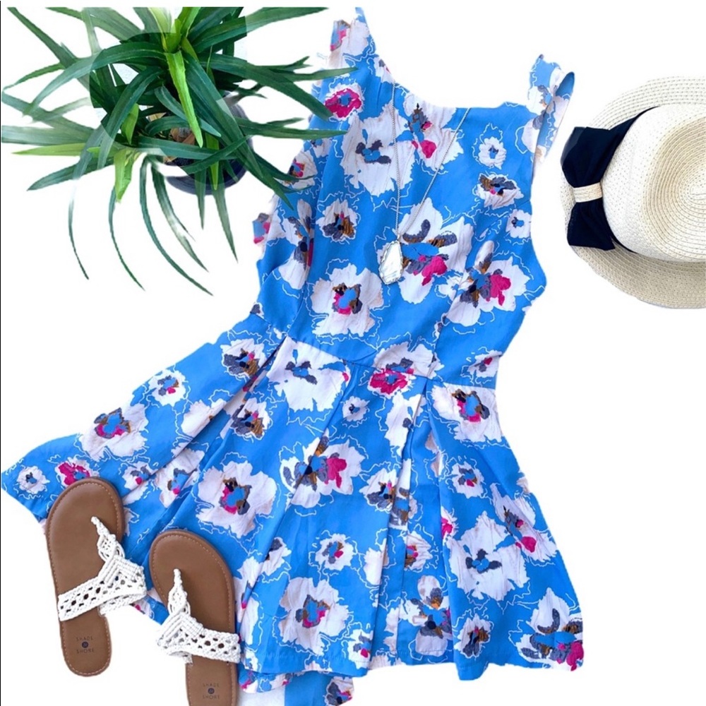 ASTR The Label Blue Floral Bow Back Romper Sz M